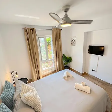 דירה Bright & Cozy Acuario Beach&pool בנאלמדנה