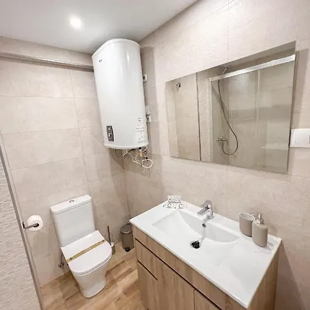 Bright & Cozy Acuario Beach&pool בנאלמדנה
