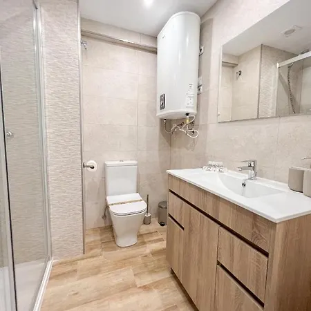 Bright & Cozy Acuario Beach&pool דירה